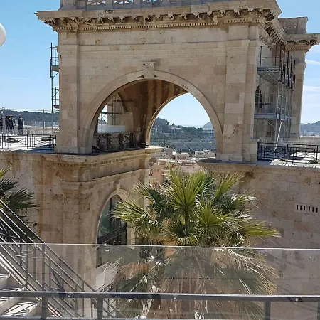 Frank House * Cagliari