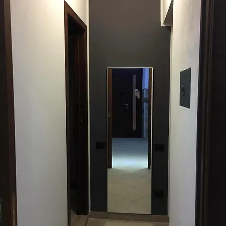 アパート Frank House *