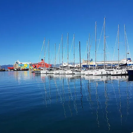 Frank House カリアリ